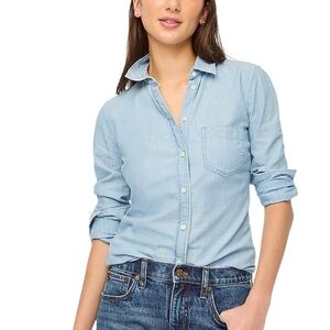 J. Crew Factory Chambray Shirt Signature Fit Size Large Lovers Lane Light Wash